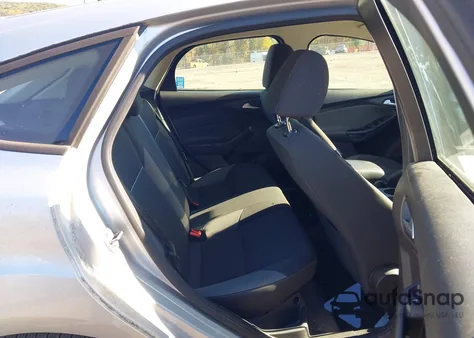 2012 Ford Focus Se z USA, uszkodzony, nr VIN 1FAHP3K24CL408461